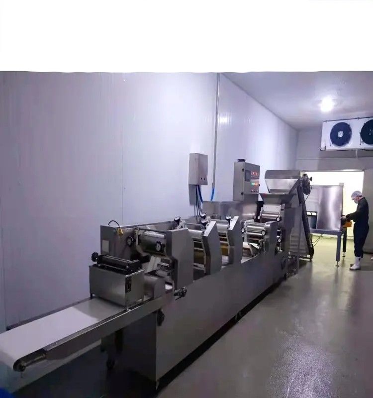 Máy làm mì đa chức năng 300kg/h Capacity sản xuất Các thành phần cốt lõi động cơ